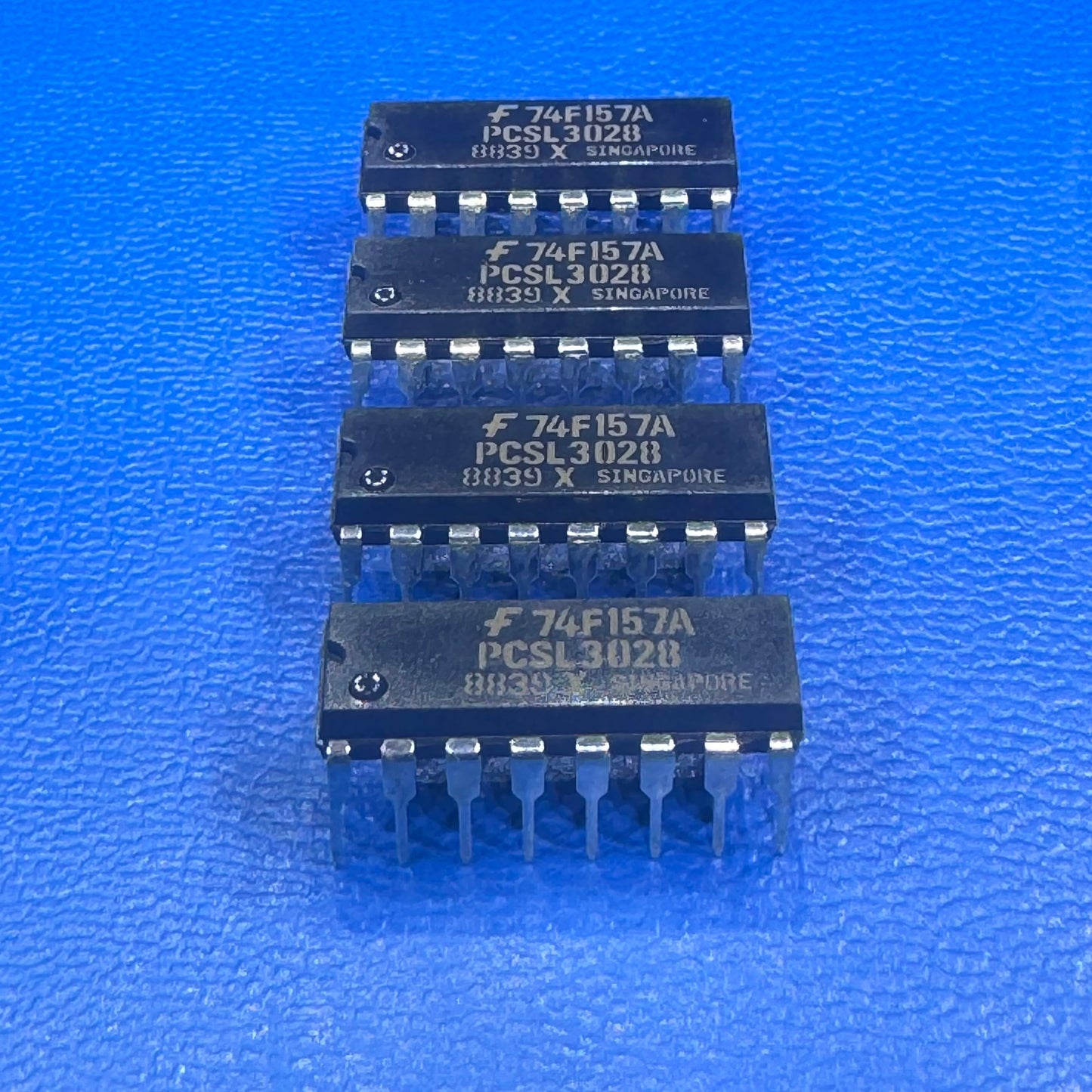 National Semiconductor 74F157APC - 4 function, 2 line input, one line output TTL Multiplexer