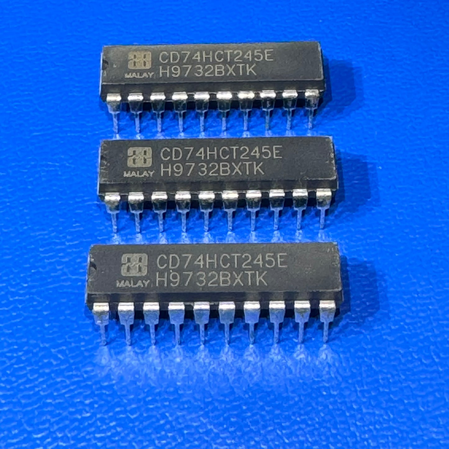 Harris CD74HCT245E - High Speed CMOS Logic Non-Inverting Octal-Bus Transceiver with 3-State Output